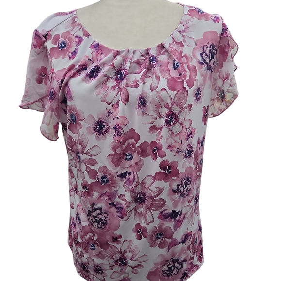 Tops - Chic Floral Blouse in Pink Hues